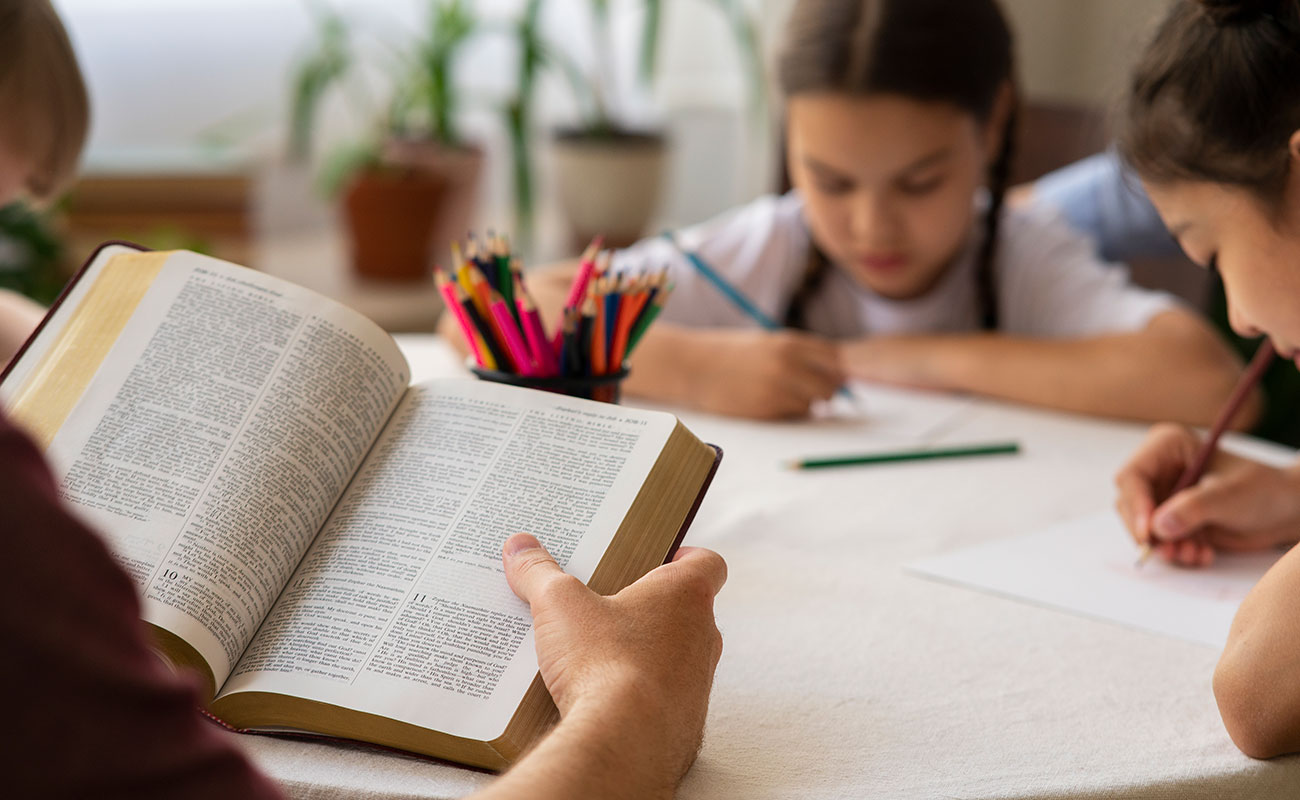 La-educación-bíblica-como-fundamento-del-futuro. La-educación-bíblica-como-fundamento-del-futuro.